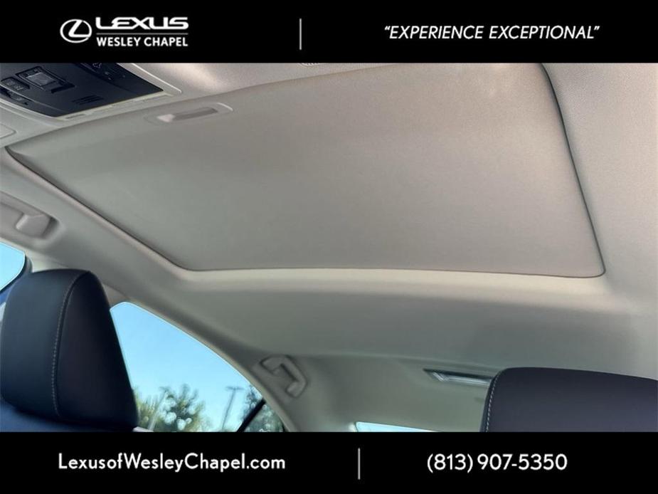 new 2025 Lexus ES 300h car, priced at $50,805