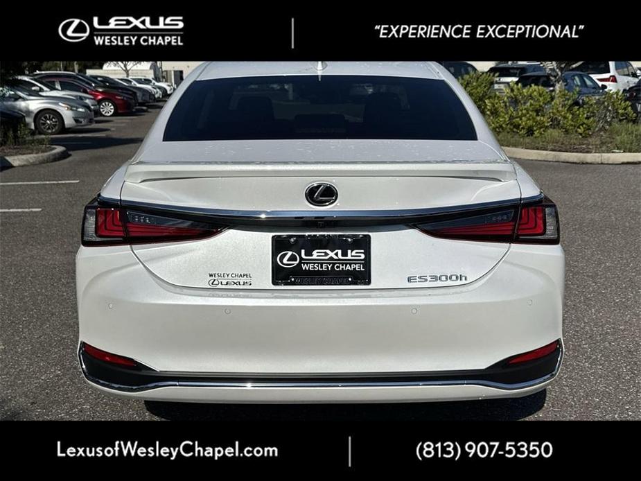 new 2025 Lexus ES 300h car, priced at $50,805