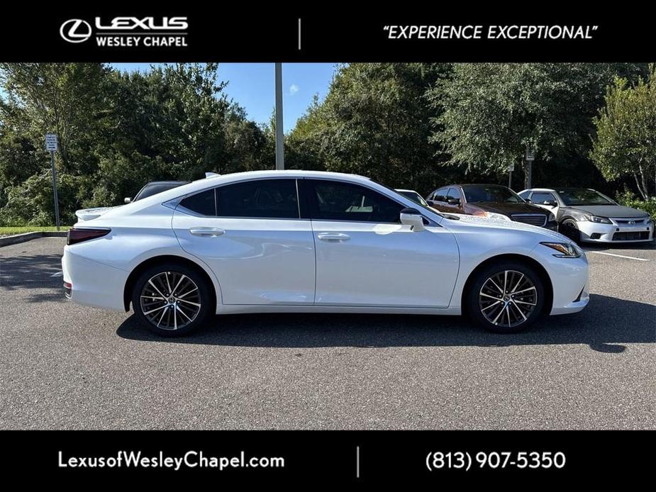 new 2025 Lexus ES 300h car, priced at $50,805