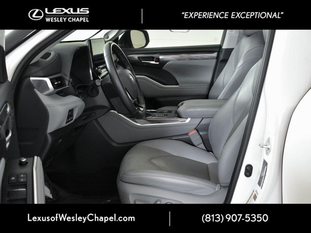 used 2021 Toyota Highlander car, priced at $29,990