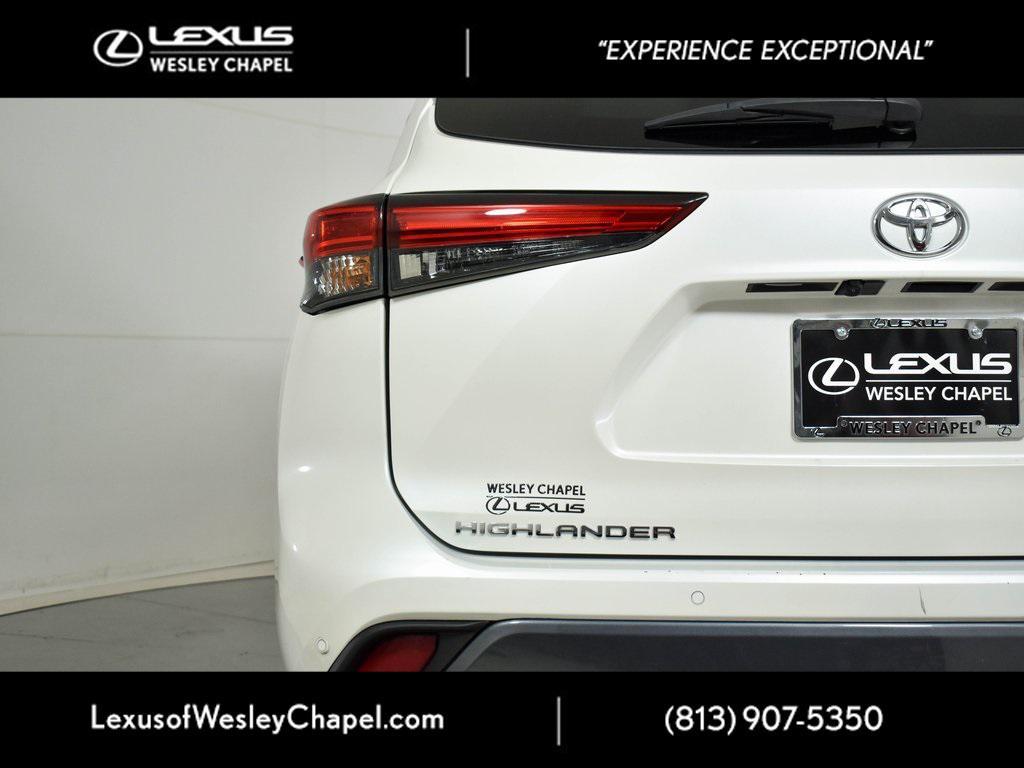 used 2021 Toyota Highlander car, priced at $29,990