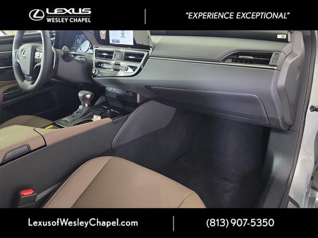new 2025 Lexus ES 350 car, priced at $47,230