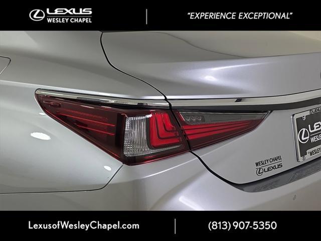 new 2025 Lexus ES 350 car, priced at $47,230