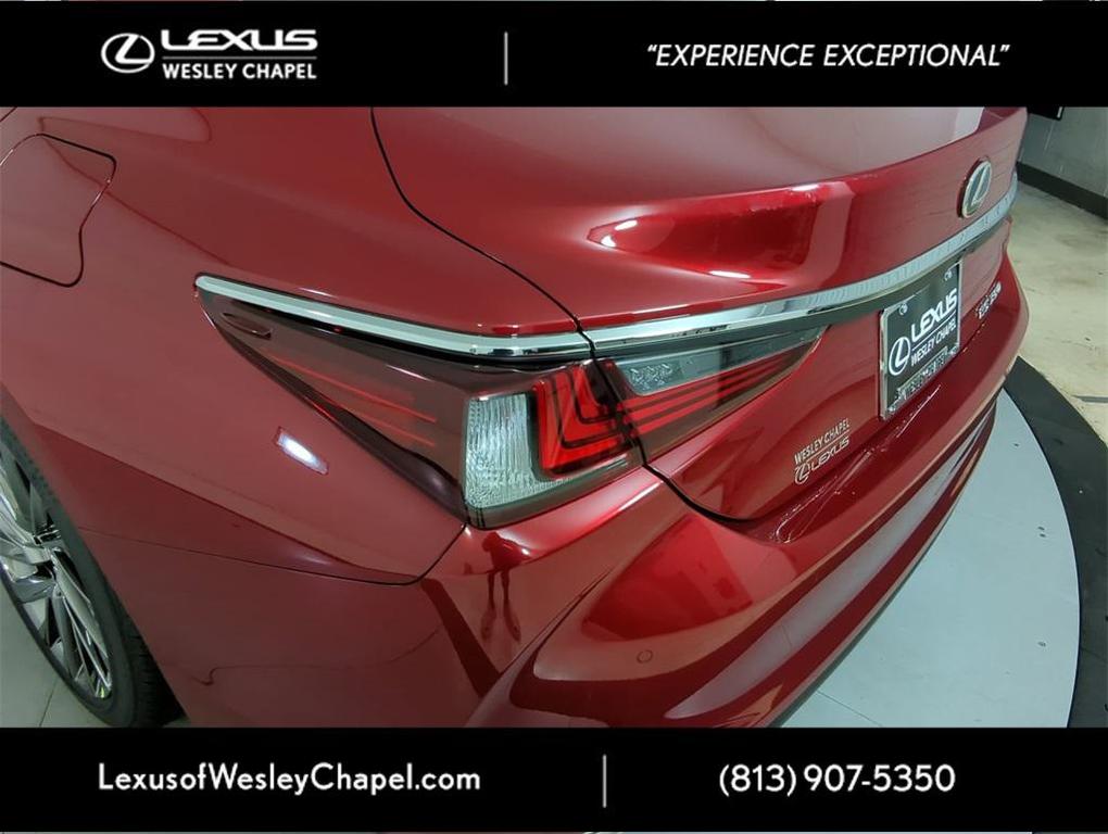 new 2025 Lexus ES 350 car, priced at $55,735