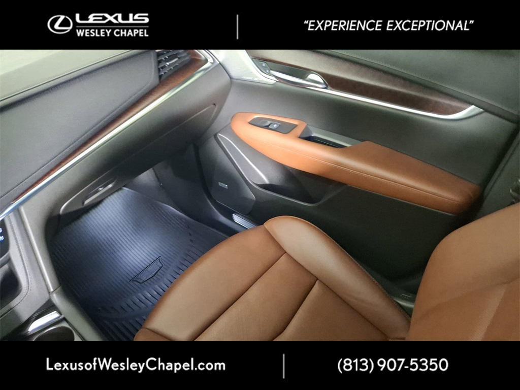 used 2023 Cadillac XT5 car, priced at $34,790