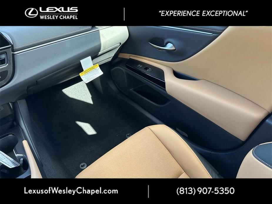 new 2025 Lexus ES 350 car, priced at $47,730