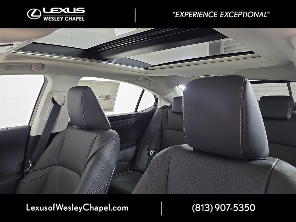 new 2025 Lexus ES 350 car, priced at $50,290