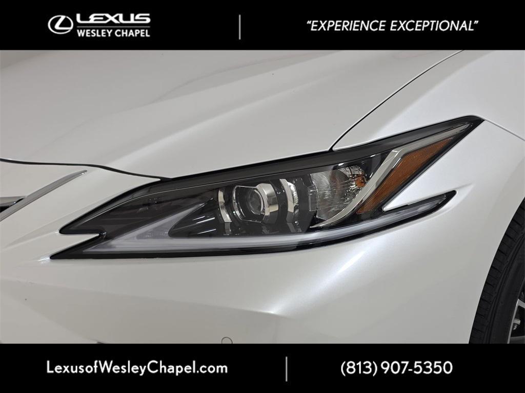 new 2025 Lexus ES 350 car, priced at $50,290