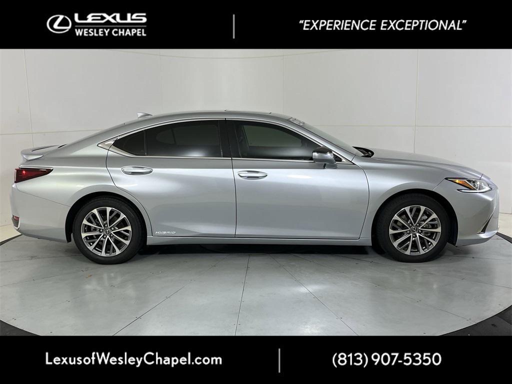 used 2022 Lexus ES 300h car, priced at $39,990