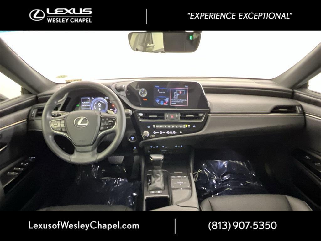 used 2022 Lexus ES 300h car, priced at $39,990