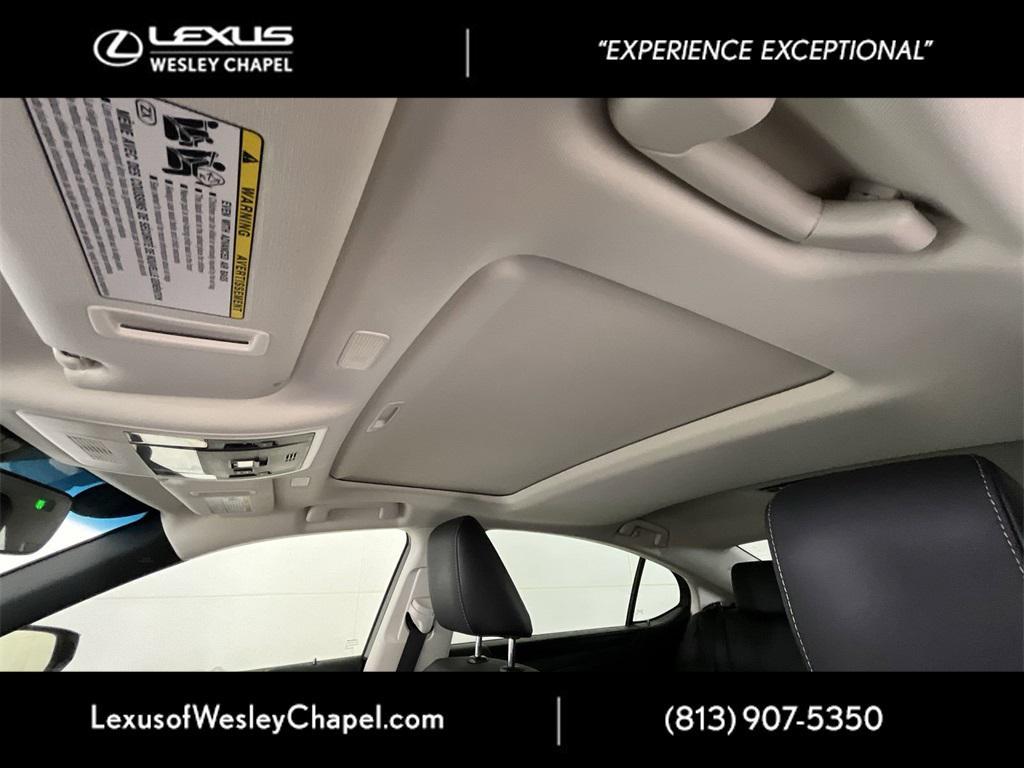 used 2022 Lexus ES 300h car, priced at $39,990