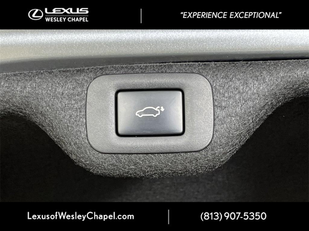 used 2022 Lexus ES 300h car, priced at $39,990