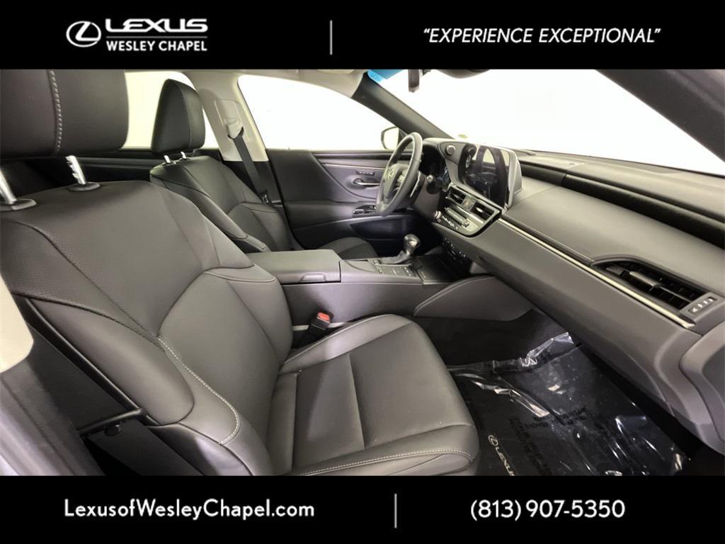 used 2022 Lexus ES 300h car, priced at $39,990