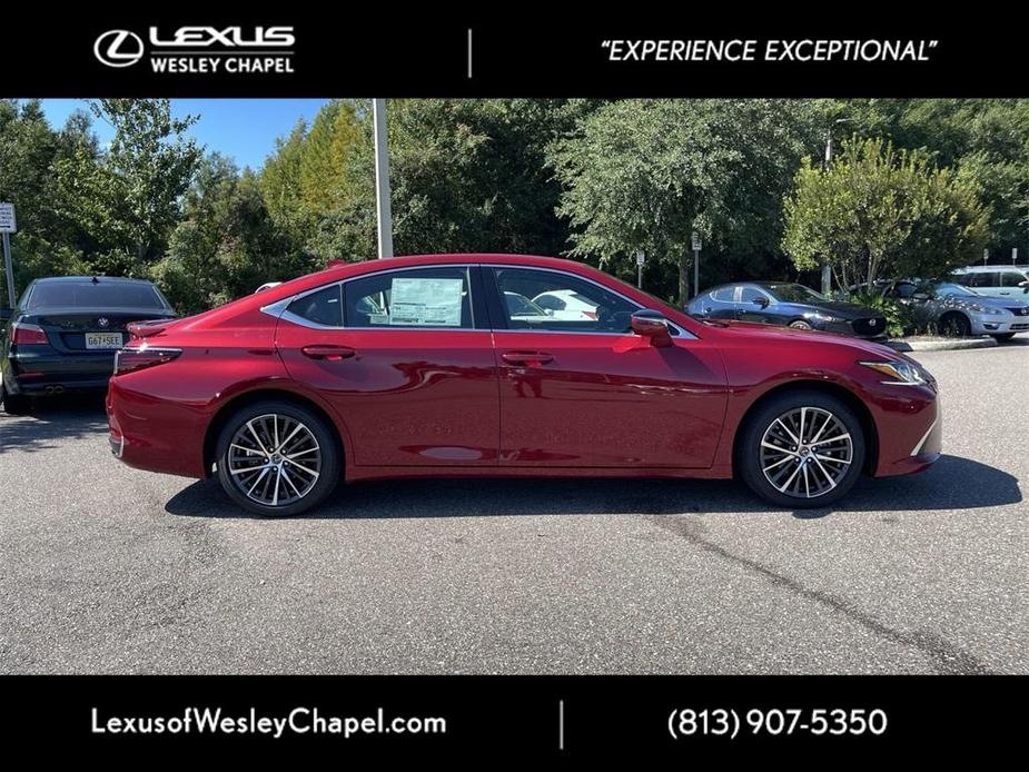 new 2025 Lexus ES 300h car, priced at $50,305