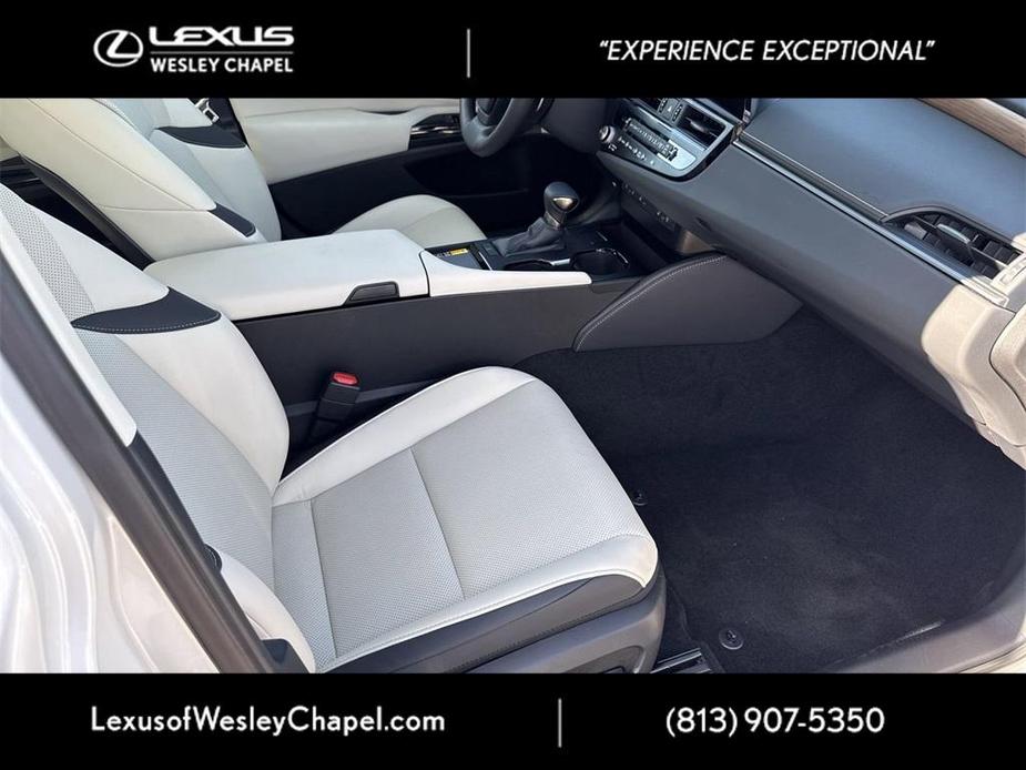 new 2025 Lexus ES 350 car, priced at $48,230