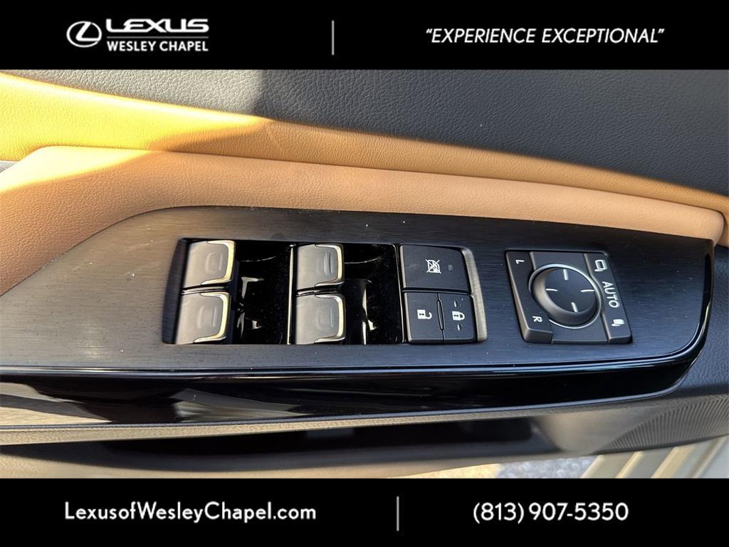 new 2025 Lexus ES 350 car, priced at $47,730