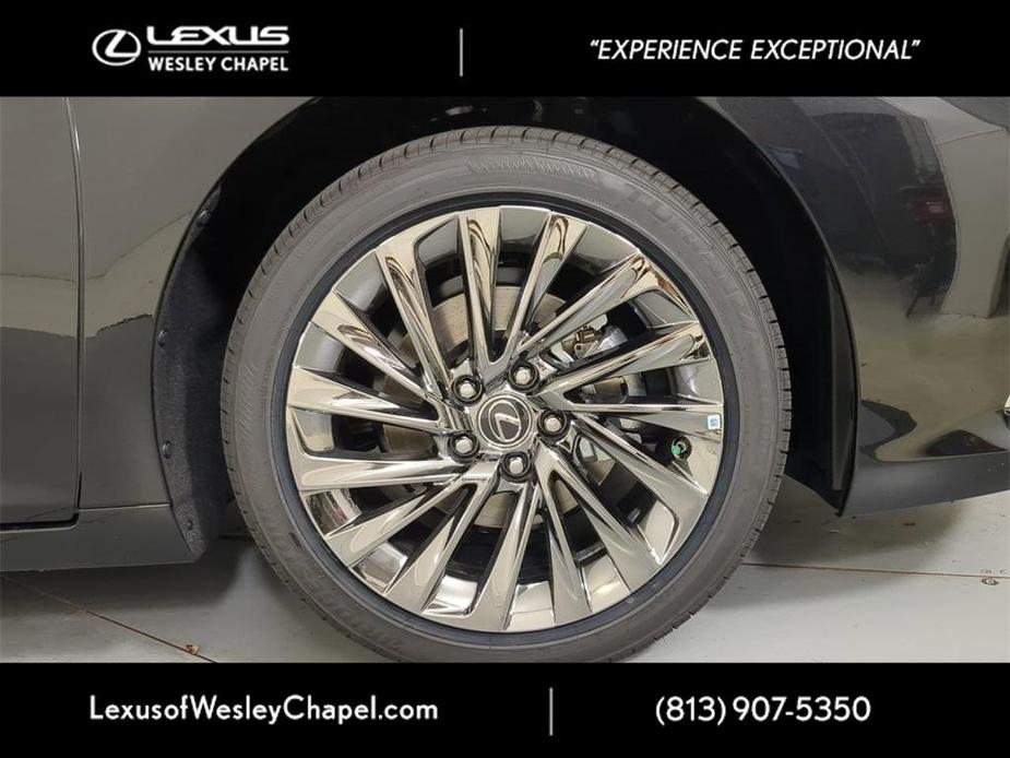 new 2024 Lexus ES 300h car, priced at $52,505