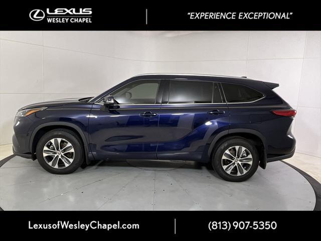 used 2021 Toyota Highlander car, priced at $30,990
