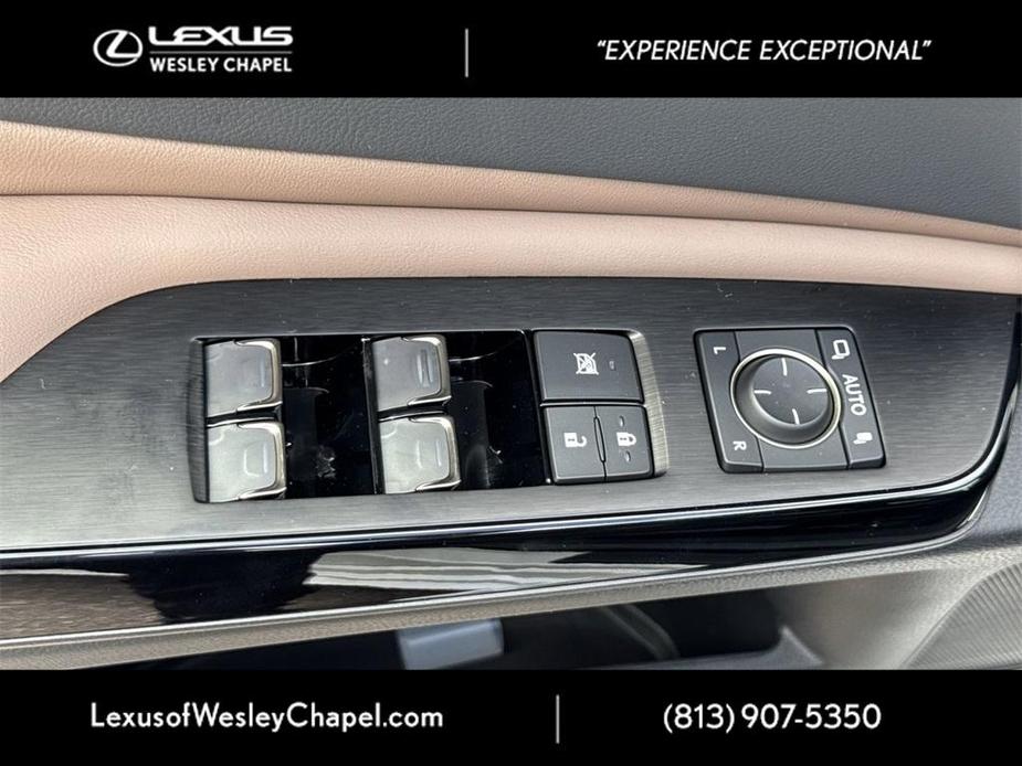 new 2025 Lexus ES 300h car, priced at $50,890