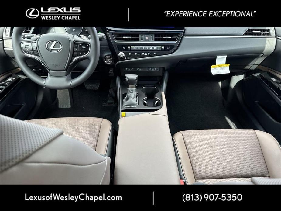 new 2025 Lexus ES 300h car, priced at $50,890