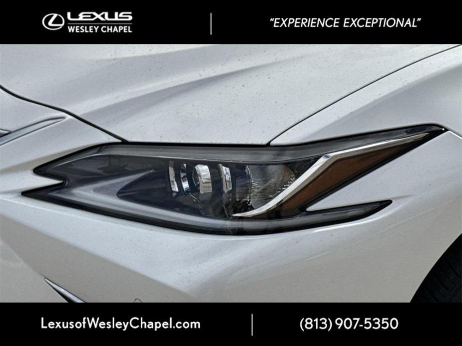 new 2025 Lexus ES 300h car, priced at $50,890