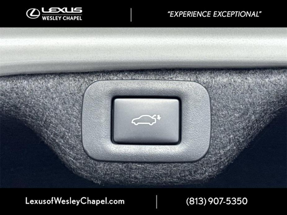 new 2025 Lexus ES 300h car, priced at $50,890