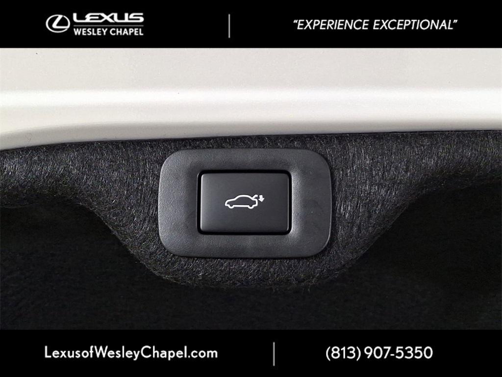 new 2025 Lexus ES 350 car, priced at $49,790