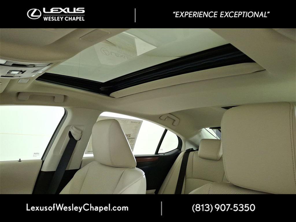 new 2025 Lexus ES 350 car, priced at $49,790