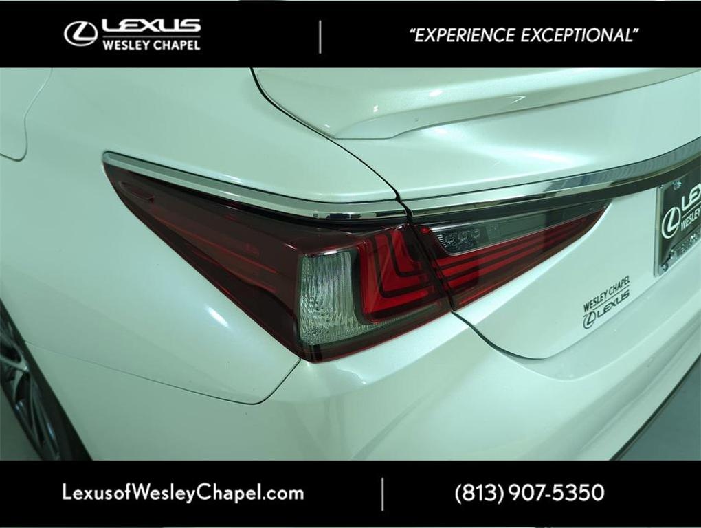 new 2025 Lexus ES 300h car, priced at $51,460