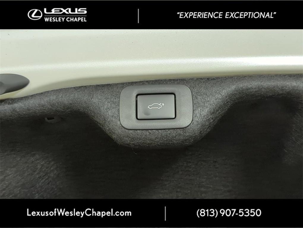 new 2025 Lexus ES 300h car, priced at $51,460