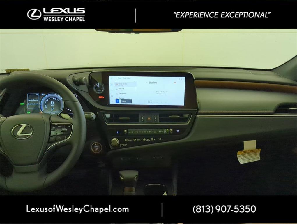 new 2025 Lexus ES 300h car, priced at $51,460