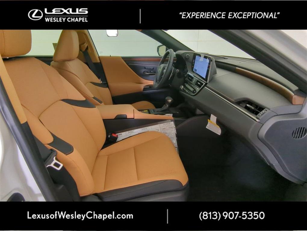new 2025 Lexus ES 300h car, priced at $51,460