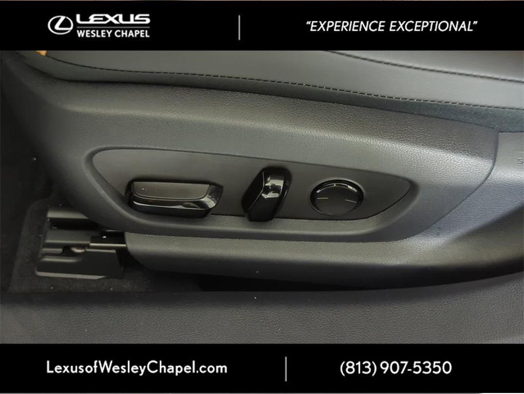 new 2025 Lexus ES 300h car, priced at $51,460