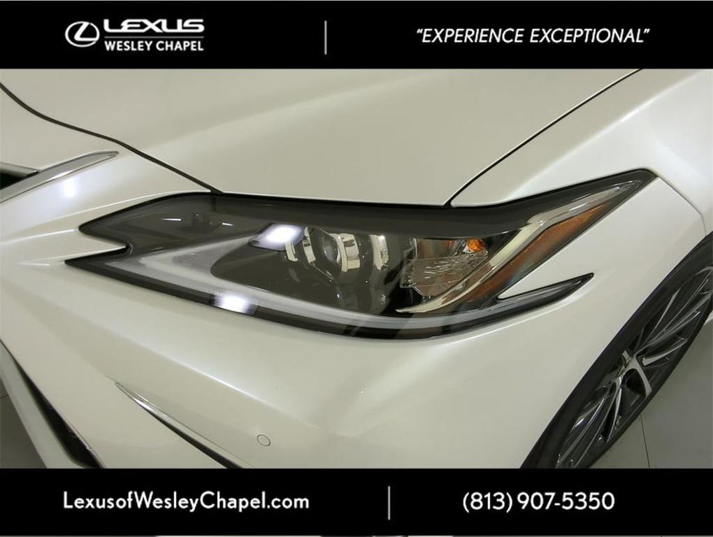 new 2025 Lexus ES 300h car, priced at $51,460