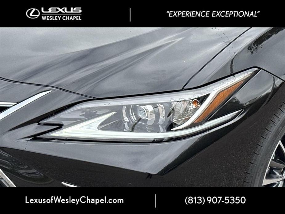 new 2025 Lexus ES 350 car, priced at $45,238