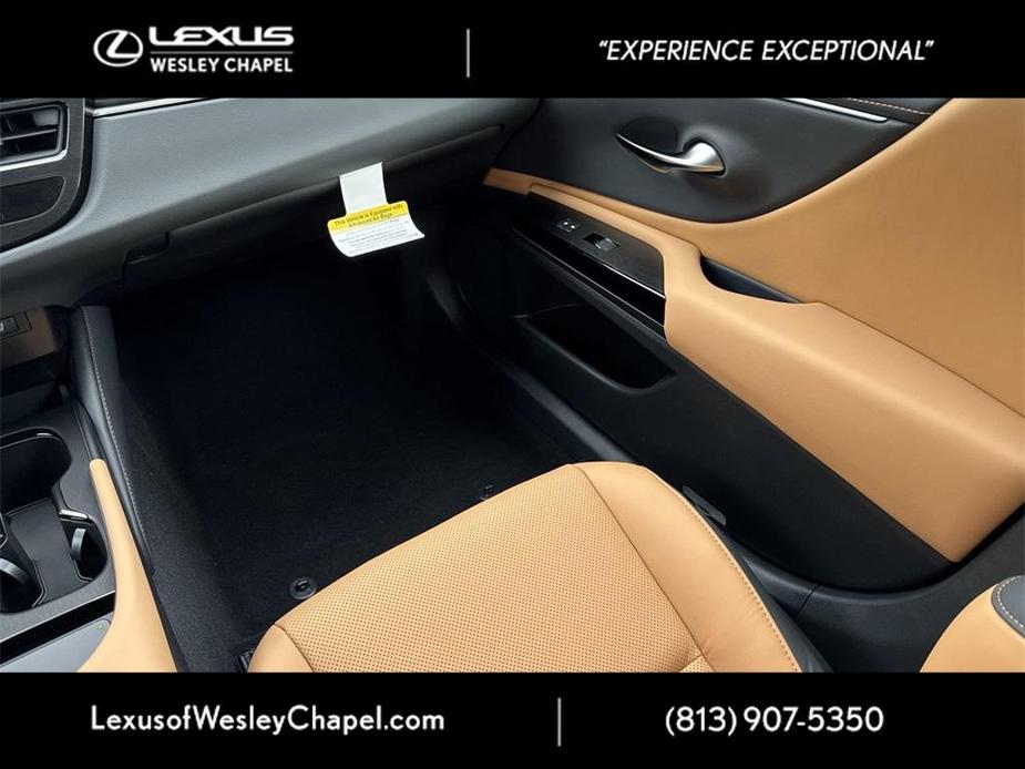 new 2025 Lexus ES 350 car, priced at $45,238