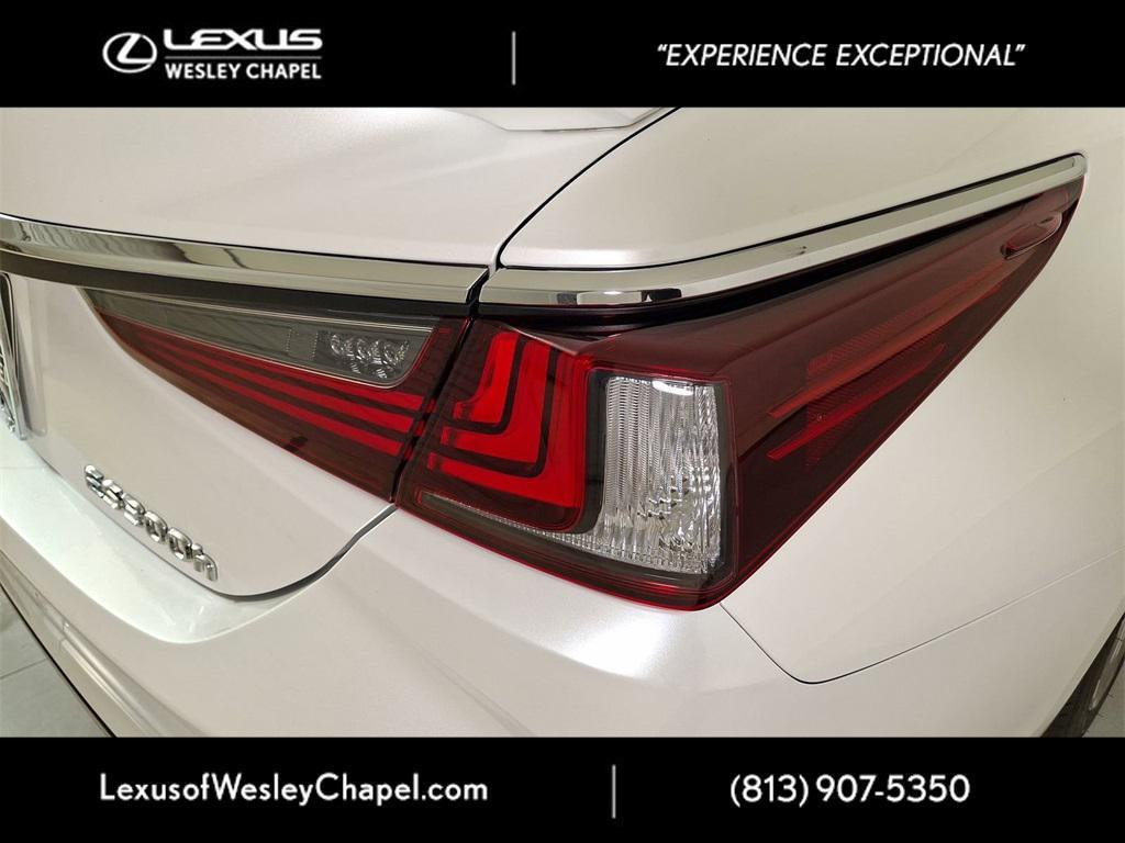used 2024 Lexus ES 300h car, priced at $46,990