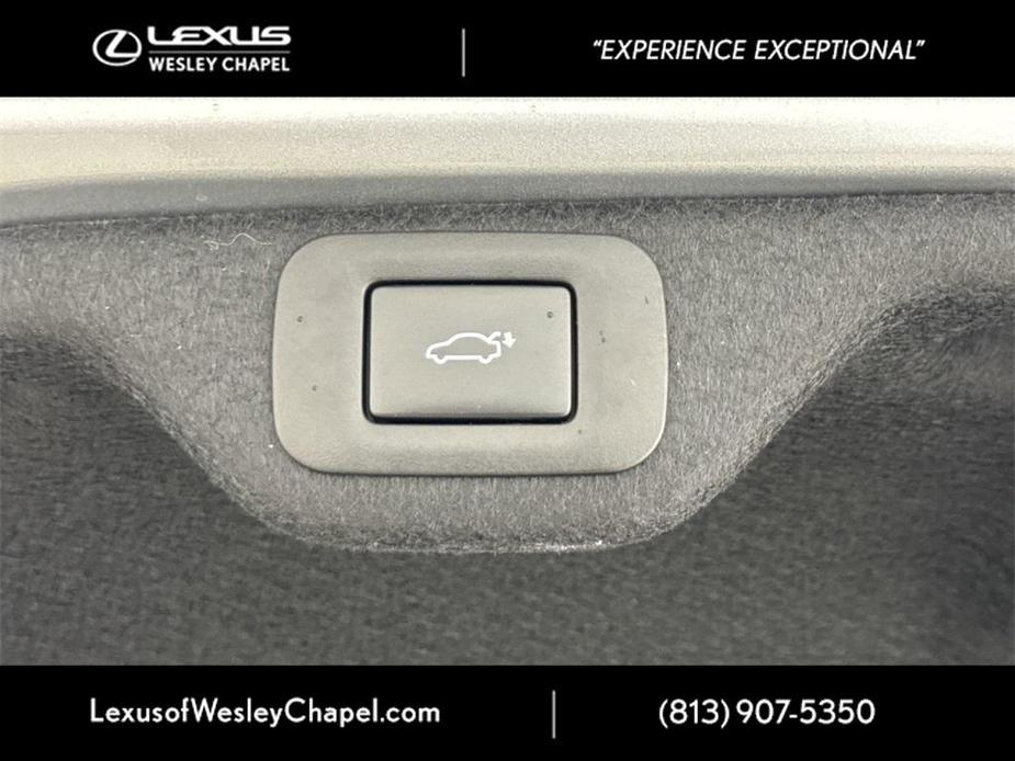 used 2022 Lexus ES 300h car, priced at $39,900