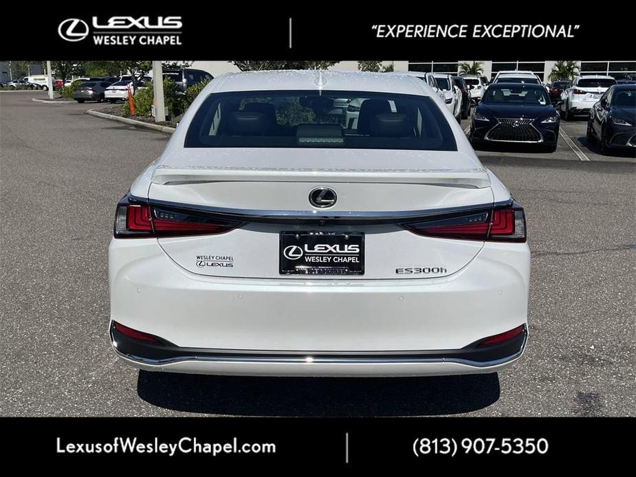 new 2025 Lexus ES 300h car, priced at $50,805