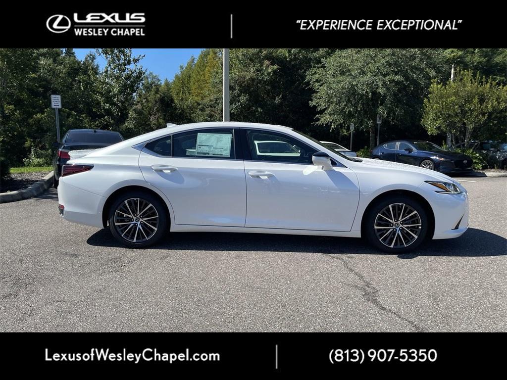 new 2025 Lexus ES 300h car, priced at $50,805