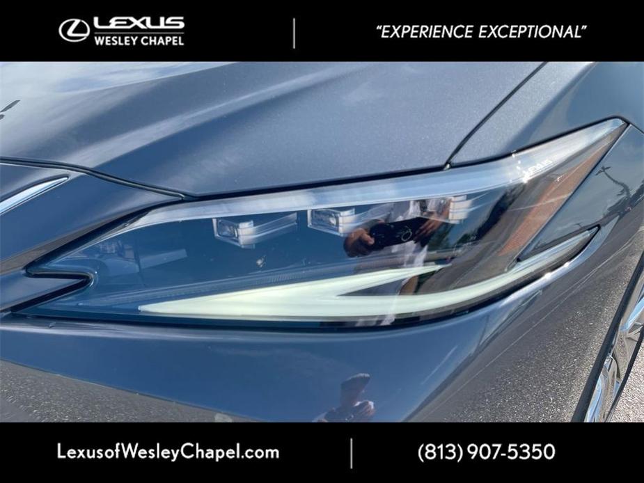 new 2025 Lexus ES 350 car, priced at $53,145