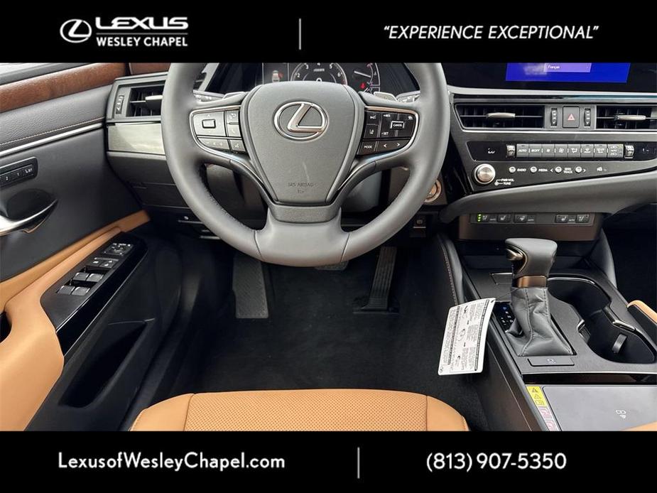 new 2025 Lexus ES 350 car, priced at $45,238