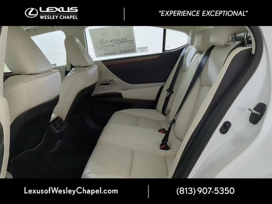 new 2024 Lexus ES 350 car, priced at $45,610