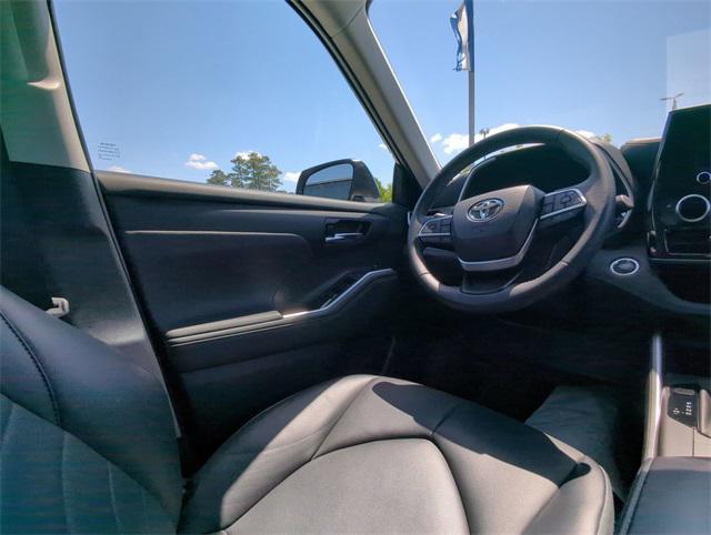 used 2024 Toyota Highlander car, priced at $44,985