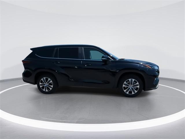 used 2024 Toyota Highlander car, priced at $44,985