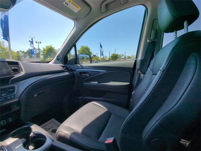 used 2022 Honda Pilot car, priced at $35,535