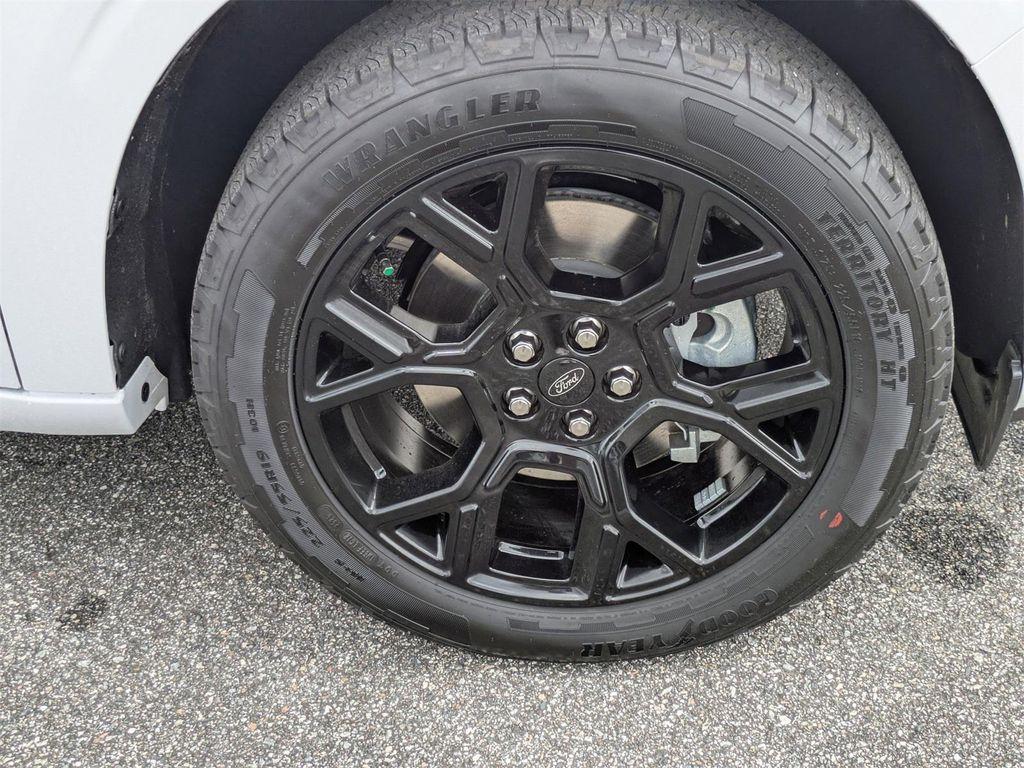 new 2025 Ford Maverick car, priced at $35,225