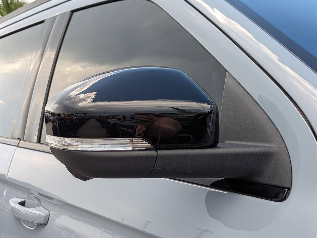 new 2025 Ford Expedition car, priced at $84,020