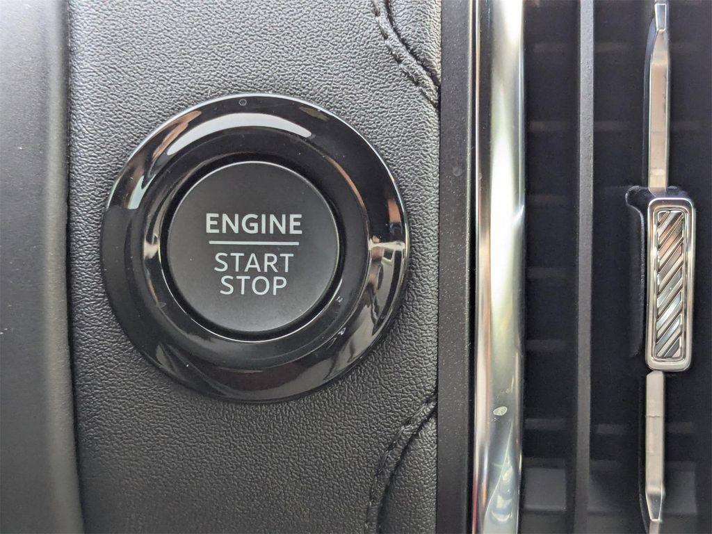 new 2025 Ford Expedition car, priced at $81,025