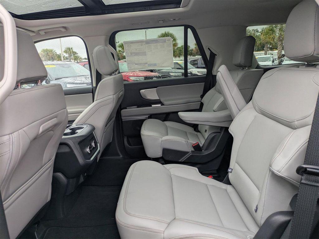 new 2025 Ford Expedition car, priced at $71,730